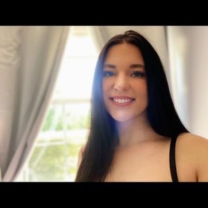 Meet your Posher, Emily